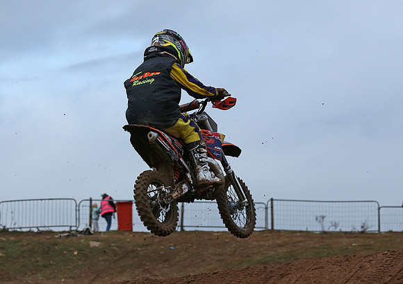 7487