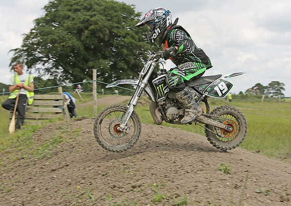 5619
