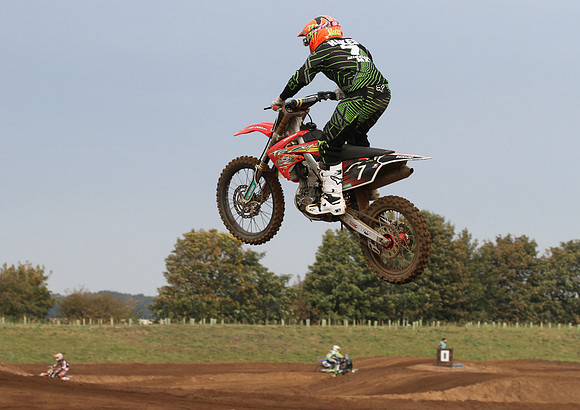 b2896