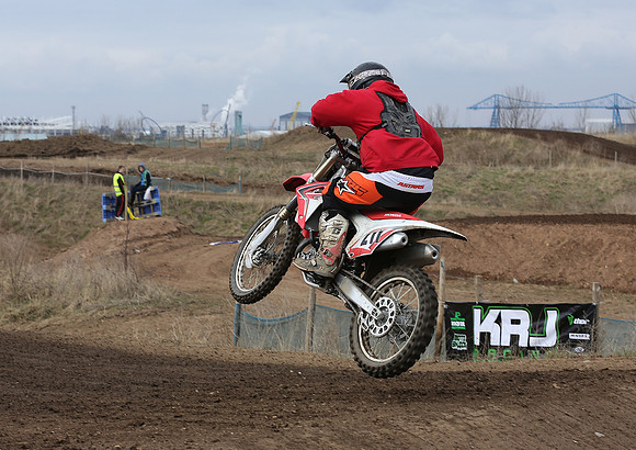 4653
