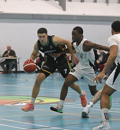 1135