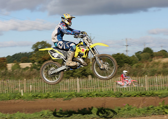 4295