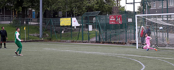 2774