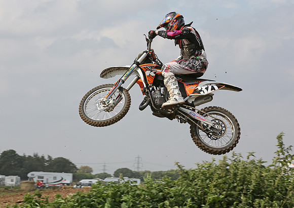 6775