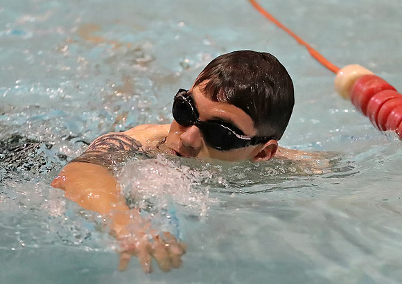 6586
