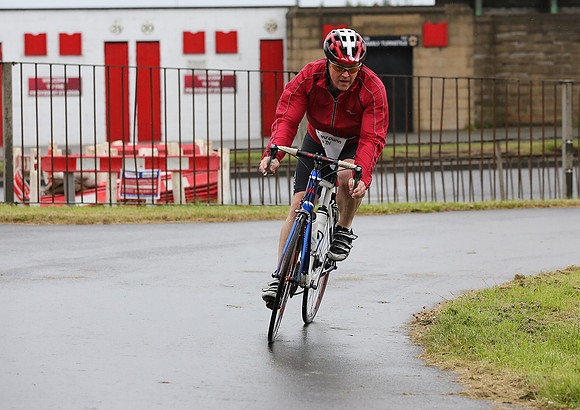 7627