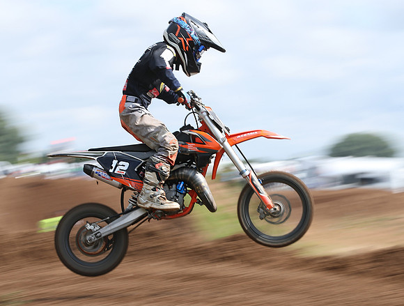 b5607
