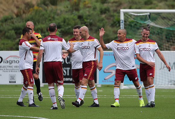 9813