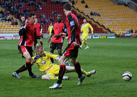 4762