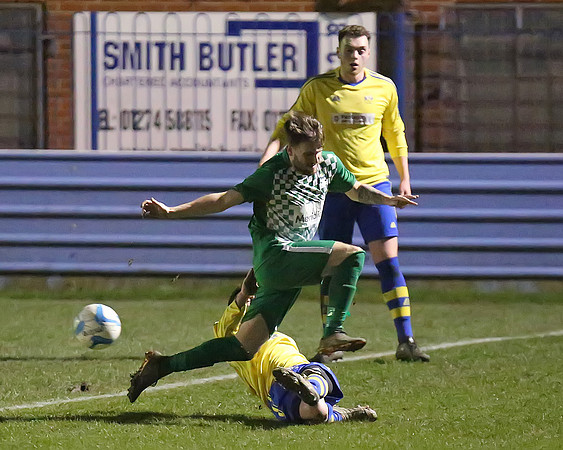 8595