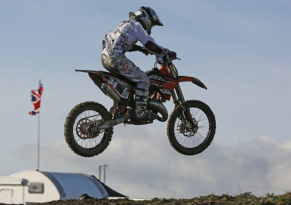3997