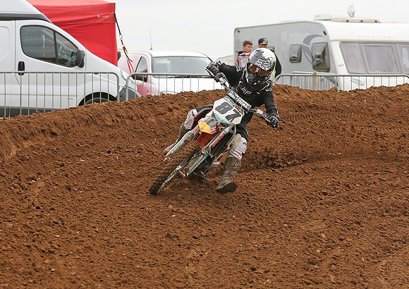 7688