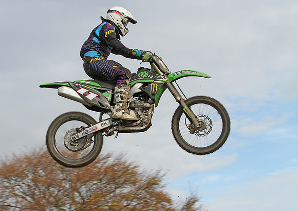 7218