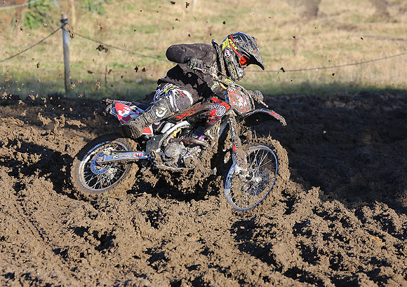 7757