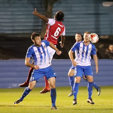8982