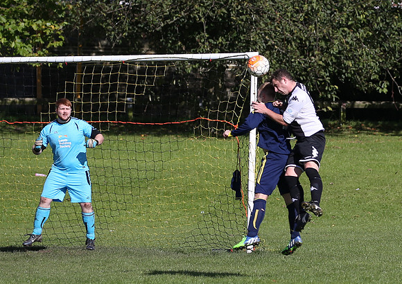 7872