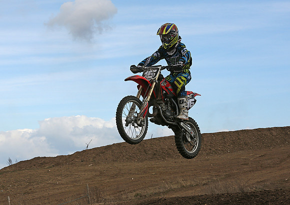 5592
