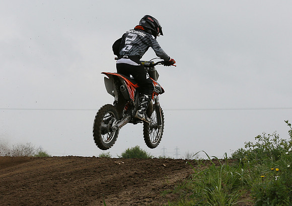 6027