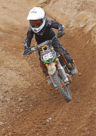 8687